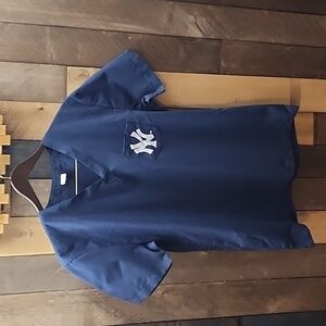 New York Yankees scrub top. Size Med